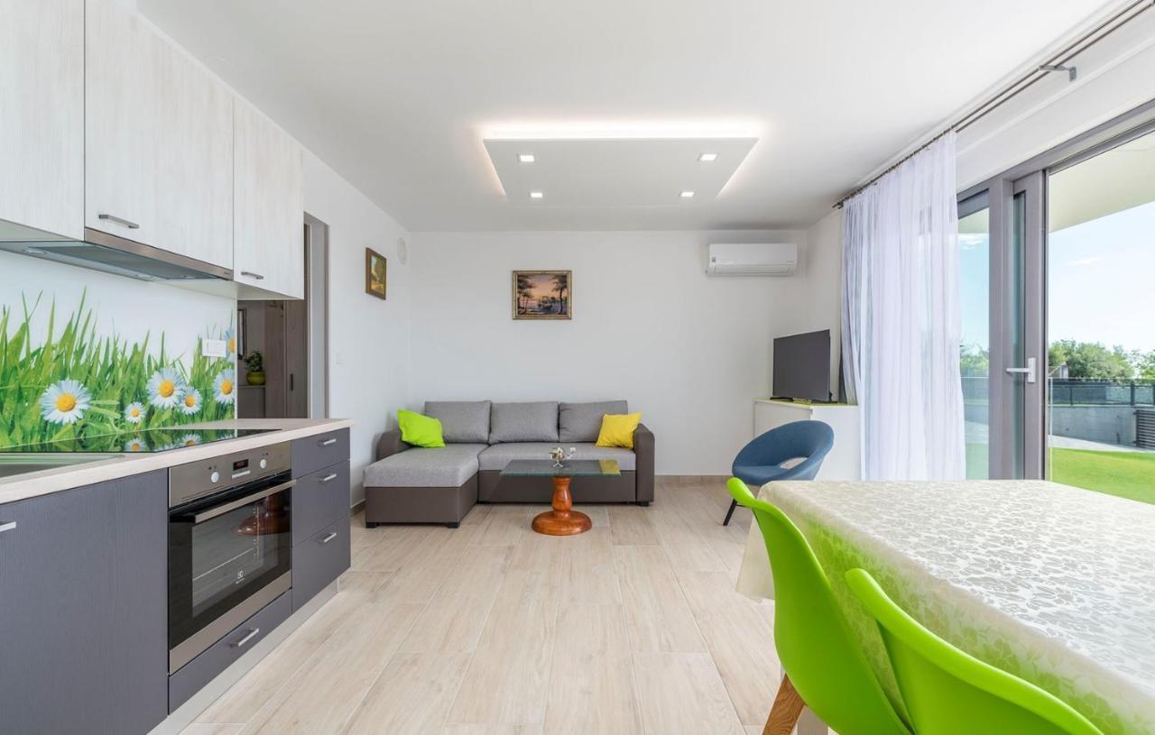 Apart Residence Blue Sea 포레치 외부 사진